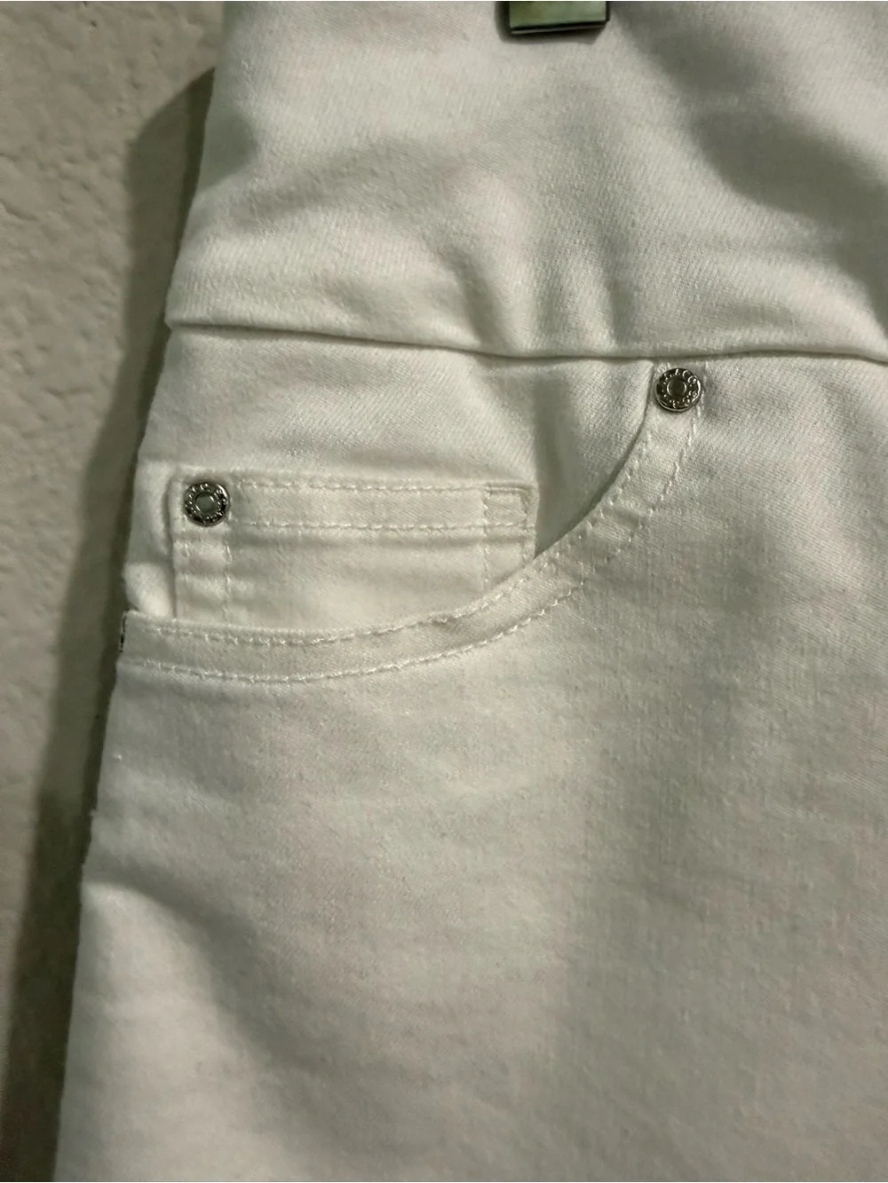White Mini Skirt - Classic Pull-On Style - size L - Picture 3 of 11